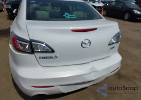 2013 Mazda Mazda3 I Touring z USA, uszkodzony, nr VIN JM1BL1V78D1817695